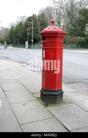 Penfold Post Box, Ashville Straße, Birkenhead Stockfoto