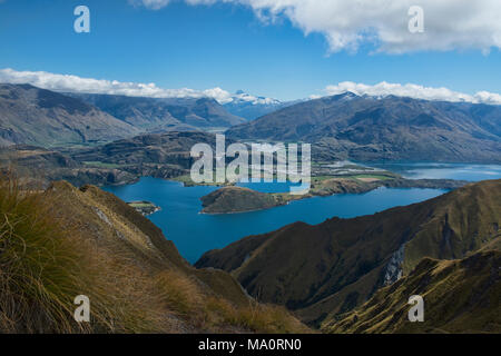 Blick auf den Lake Wanaka und Mount Aspiring von Roy's Peak, Wanaka, Neuseeland Stockfoto