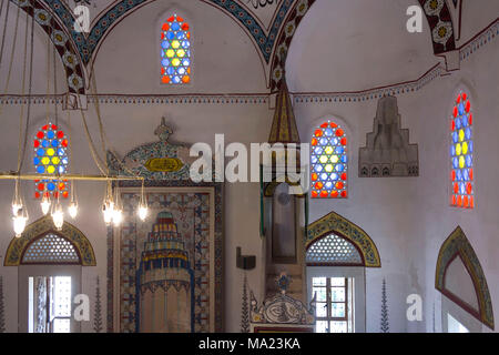 MOSTAR, BOSNIEN UND HERZEGOWINA - 17. AUGUST 2017: das Innere der Moschee Koski Mehmed in Mostar Stockfoto