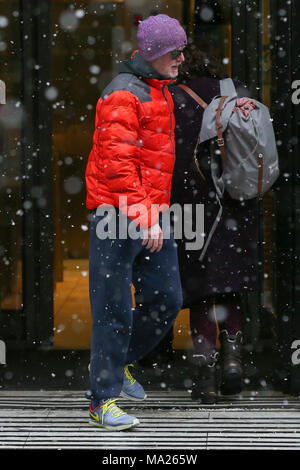 Chris Evans gesehenes Verlassen BBC Radio 2 Studios im Schnee nach dem neuen Top Gear TV-Serie in der vergangenen Nacht gestartet. Chris Evans beenden, nachdem eine Serie nach dem Schütteln, wenn Jeremy Clarkson wurde geplündert - London mit: Chris Evans Wo: London, Vereinigtes Königreich, wenn: 26 Feb 2018 Credit: WENN.com Stockfoto