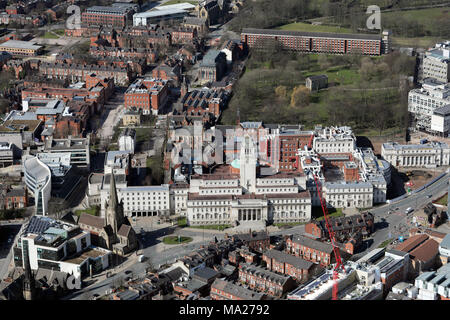 Luftaufnahme von der Universität Leeds mit der Parkinson Gebäude Prominente, Großbritannien Stockfoto