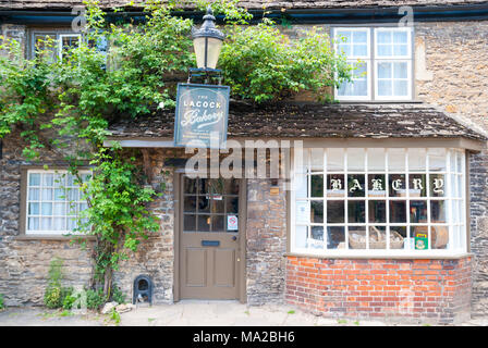 Die Bäckerei im idyllischen, malerischen, historischen Dorf Lacock Abbey in der Nähe von Chippenham, Wiltshire, Großbritannien Stockfoto