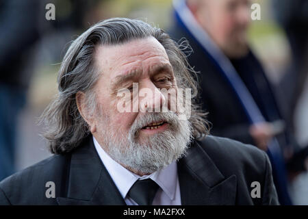 Liverpool Comedian Ricky Tomlinson fotografiert im Jahr 2018 bei der Beerdigung von Ken Dodd in Liverpool. Stockfoto