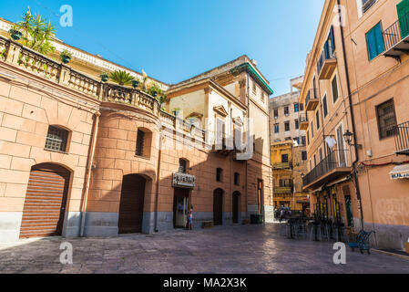 Palermo, Italien - 10 August 2017: Straße der Altstadt im Zentrum von Palermo auf Sizilien, Italien Stockfoto