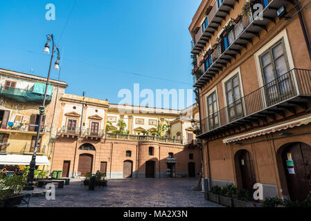 Palermo, Italien - 10 August 2017: Straße der Altstadt im Zentrum von Palermo auf Sizilien, Italien Stockfoto