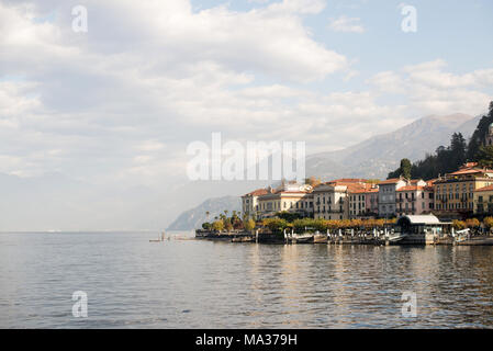 Bellagio Skyline Italien. Comer See. Morgen. Bewölkter Himmel. Stockfoto