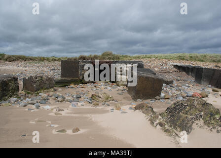 Weltkrieg zwei Betonbauwerk an der Northumberland-Küste Stockfoto