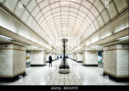 Londoner U-Bahn: Gants Hill Stockfoto