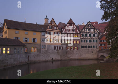 Die steinerne Brücke über den Kocher, Altstadt Schwäbisch Hall, Baden-Württemberg, Deutschland, Stockfoto