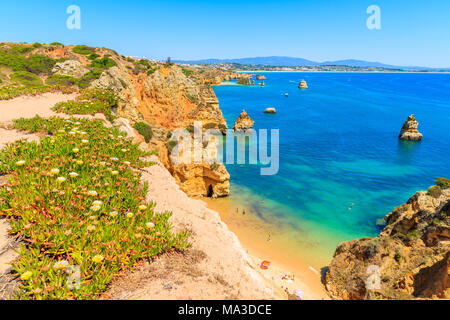 Schönen Blick auf Praia do Camilo Strand, Algarve, Portugal Stockfoto