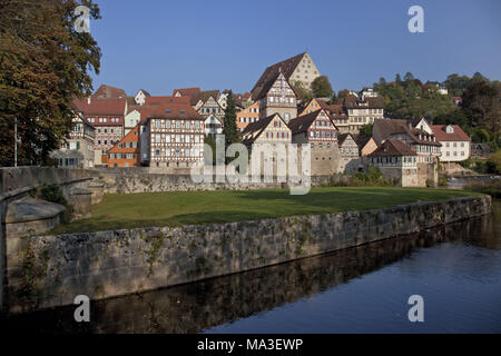 Blick über den Kocher auf die Altstadt von Schwäbisch Hall, Baden-Württemberg, Deutschland, Stockfoto