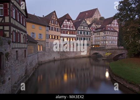 Die steinerne Brücke über den Kocher, Altstadt Schwäbisch Hall, Baden-Württemberg, Deutschland, Stockfoto