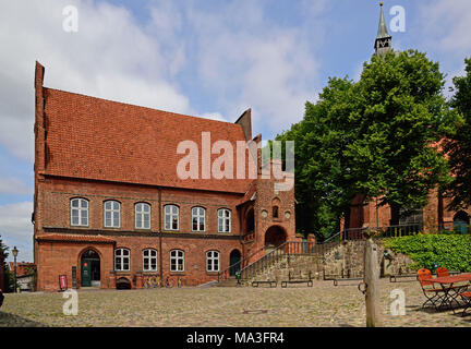 Europa, Deutschland, Schleswig-Holstein, Lauenburg Seen, Mölln (Stadt), Marktplatz, Altstadt, altes Rathaus, Stockfoto