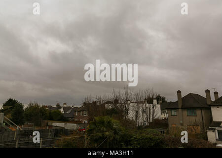 Southend-on-Sea. 29. März, 2018. Nasse Wetter und grauem Himmel Start in die Osterferien. Penelope Barritt/Alamy leben Nachrichten Stockfoto