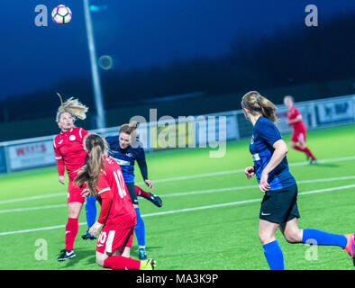 Aveley Essex, 29. März 2018, BBC Essex Frauen Pokalspiel, Brentwood Town Damen, blau, (0) Vs C&K Basildon (7) in Rot Credit Ian Davidson Alamy leben Nachrichten Stockfoto