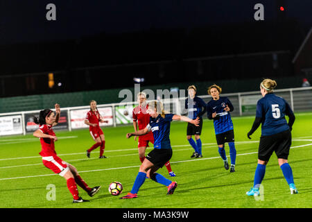 Aveley Essex, 29. März 2018, BBC Essex Frauen Pokalspiel, Brentwood Town Damen, blau, (0) Vs C&K Basildon (7) in Rot Credit Ian Davidson Alamy leben Nachrichten Stockfoto