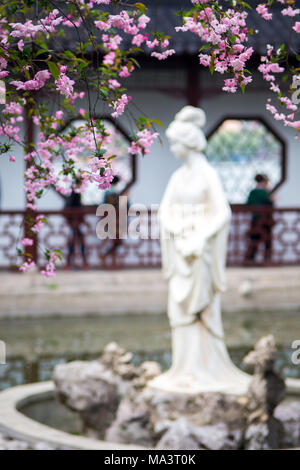 Nanjin, Nanjin, China. 30 Mär, 2018. Nanjing, China, 28. März 2018: Chinesische Blüte crab - Äpfel an Mochou Lake Park in Nanjing in der ostchinesischen Provinz Jiangsu. Credit: SIPA Asien/ZUMA Draht/Alamy leben Nachrichten Stockfoto