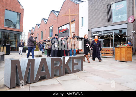 Hereford, Herefordshire, UK - Gute Freitag, den 30. März 2018 - Christen gehen obwohl die Stadt an Ostern während der Wanderung des Zeugnisses Service am Karfreitag - Foto Steven Mai/Alamy leben Nachrichten Stockfoto