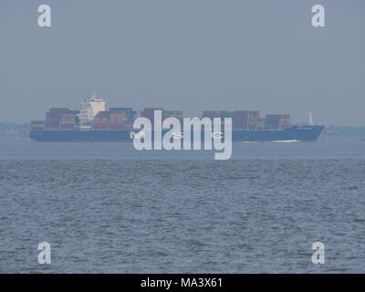 Sheerness, Kent, Großbritannien. 30. März, 2018. UK Wetter: grau und nebligen Morgen in Sheerness. Credit: James Bell/Alamy leben Nachrichten Stockfoto