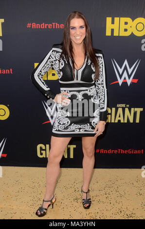 Los Angeles, Ca, USA. 29 Mär, 2018. Stephanie McMahon bei der Premiere für die HBO Andre der Riese im Kino Dome in Los Angeles, Kalifornien am 29. März 2018. Quelle: David Edwards/Medien Punch/Alamy leben Nachrichten Stockfoto