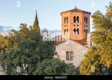 Die Santo Stefano Kirche in Verona, Italien Stockfoto