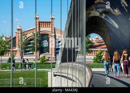 Die Puente del Matadero Brücke im Parque Madrid Rio, Madrid, Spanien Stockfoto