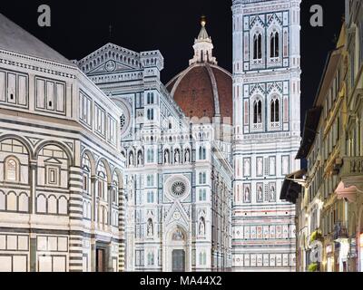 Die Fassade der Kathedrale von Santa Maria Del Fiore auf der Piazza del Duomo, Florenz, Toskana, Italien Stockfoto