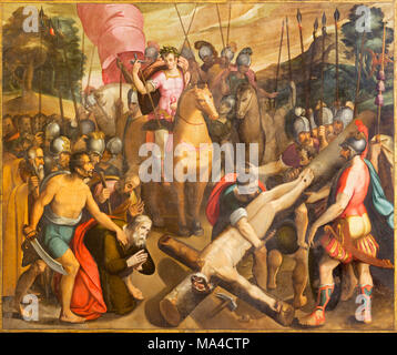 ZARAGOZA, Spanien - 3. MÄRZ 2018: die Kreuzigung des hl. Petrus in der Kirche Iglesia de San Pablo von Antonio Glaceran und Jeronimo de Mora (1596). Stockfoto
