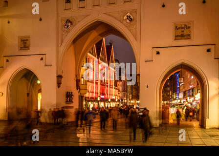 Deutschland, Bayern, Oberbayern, München, Karlsplatz (Square), Stachus, Karlstor Stockfoto