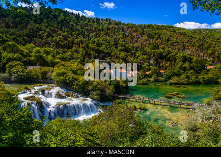 Kroatien, Dalmatien, Region von Sibenik, Krka Nationalpark, Lozovac, Skradinski buk, Wasserfall Stockfoto