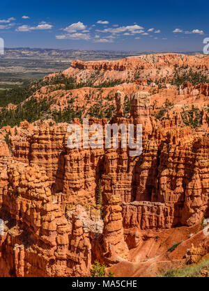 USA, Utah, Garfield County, Bryce Canyon National Park, Amphitheater, Ansicht von Rim Trail zwischen Inspiration und Sunset Point Stockfoto