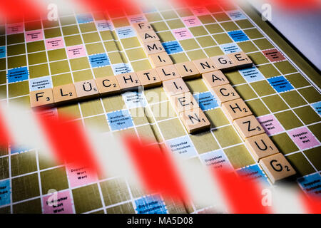 Buchstaben, Wörter "Flüchtlinge", "Familien" und "NACHZUG", verlassen, Familientreffen, Symbol Stockfoto