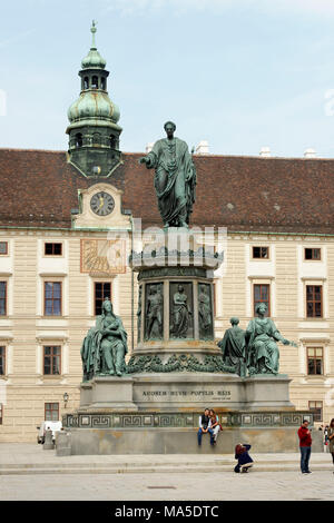 Denkmal Kaiser Franz I. Denkmal vor der Amalienburg der Hofburg, Wien, Österreich Stockfoto