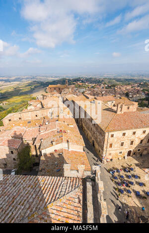 Montepulciano, Toskana, Italien, Europa. Die Piazza Grande Blick vom Turm pubblic Stockfoto