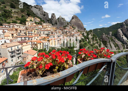 Castelmezzano, Lukanischen Dolomiten, Provinz Potenza, Basilicata, Italien, Europa Stockfoto