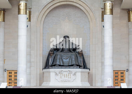 Dschingis Khan Statue in Sukhbaatar Platz, Ulan Bator, Mongolei. Stockfoto