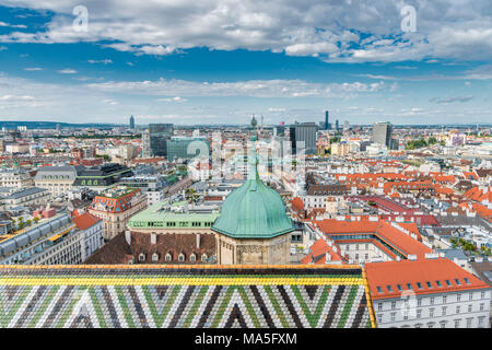 Wien, Österreich, Europa. Blick auf Wien aus dem Turm der St. Stephen's Cathedral Stockfoto