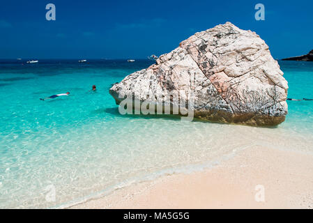 Cala Mariolu Strand, Baunei, Provinz Ogliastra, Sardinien, Italien, Europa. Stockfoto