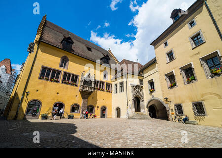 Kohlenmarkt mit Rathaus, Ort der Ewigen Diät von 1663 bis 1806, UNESCO-Weltkulturerbe, Regensburg, Bayern, Deutschland Stockfoto