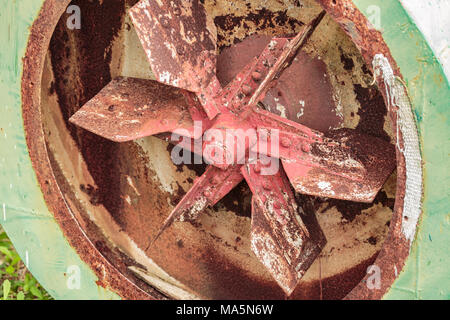 Nahaufnahme der rostigen alten Eisen Propeller Stockfoto