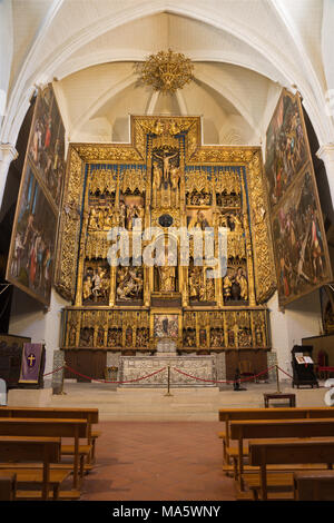 ZARAGOZA, Spanien - 3. MÄRZ 2018: Die geschnitzten Hauptaltar in der Kirche Iglesia de San Pablo von Damian Forment (151 - 1535) und dem lackierten Türen von der Ant Stockfoto