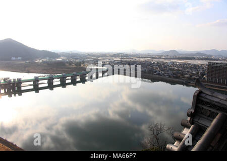 Die Ansicht von inuyama Stadt von der Burganlage. In Japan - Februar 2018. Stockfoto