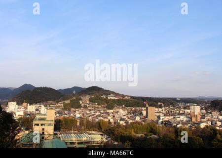 Die Ansicht von inuyama Stadt von der Burganlage. In Japan - Februar 2018. Stockfoto