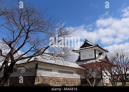 Die Situation rund um Burg Kanazawa in der Präfektur Ishikawa, direkt neben Kenroku-en Garten. Pic wurde im Februar 2018 getroffen. Stockfoto