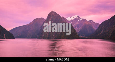 Am frühen Morgen Landschaft im Milford Sound - Neuseeland Stockfoto