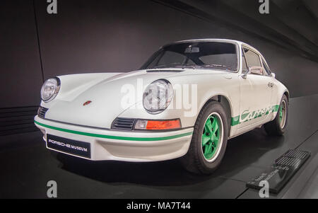 STUTTGART, DEUTSCHLAND - 7 April, 2017: 1973 Porsche 911 Carrera RS 2.7 Coupé im Porsche Museum Stockfoto