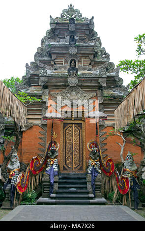 Details von Ubud Palace auf der Insel Bali Stockfoto