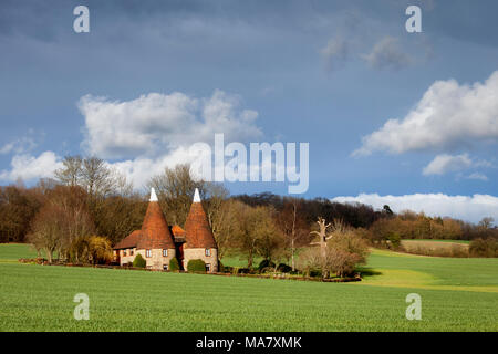 Traditionelle abgerundete Oast House in Ightham, Sevenoaks, Kent, UK. Stockfoto