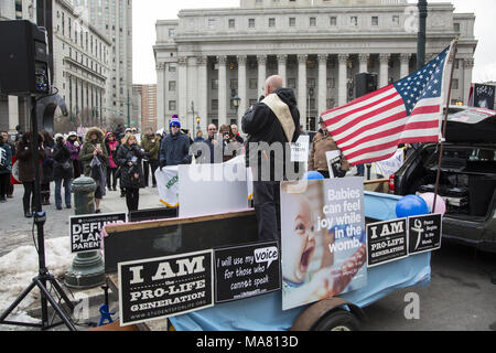 Internationale Geschenk des Lebens jährliche Rallye und Gehen des Lebens Gruppen & Einzelpersonen fand am Palmsonntag, 24. März 2018 in Lower Manhattan. Stockfoto