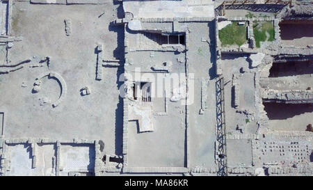 Luftaufnahmen der antike Überreste der Küstenstadt Caesarea, unter Herodes dem Großen während 22 - 10 v. Chr. erbaut Stockfoto